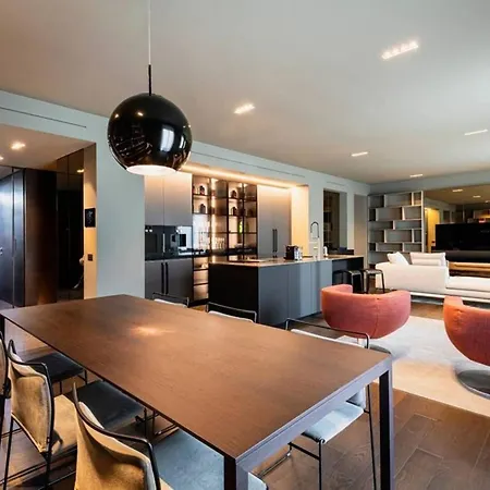 Rhein Crown - A Timeless Above The River Apartment *