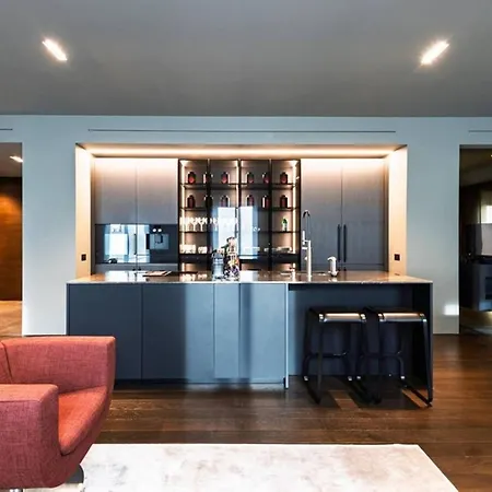 Rhein Crown - A Timeless Above The River Apartment